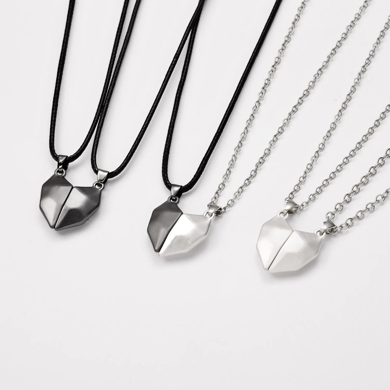 Magnetic Heart Couple Necklace – product image 5