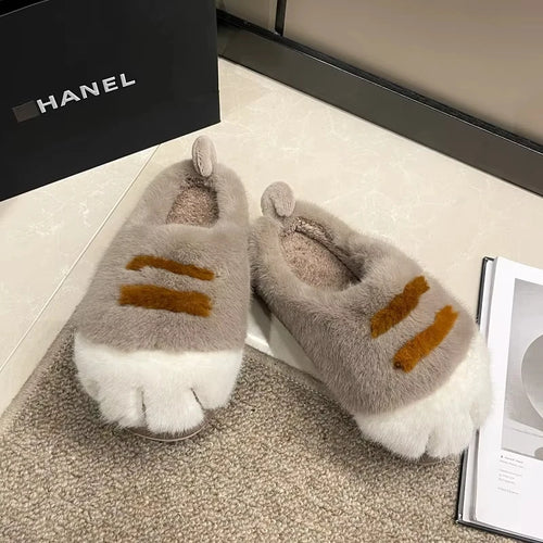 Adorable Kitty Claw Furry Slippers 🐾